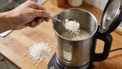 Czajnik jak nowy, i to bez kwasku cytrynowego: zapamiętaj ten trik z ryżem